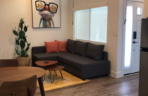 Del Aire Maison | Maison d'hôtes privée · * NOUVEAU * Pristine 2bed / 2bath w / Yard Near Plages & LAX
