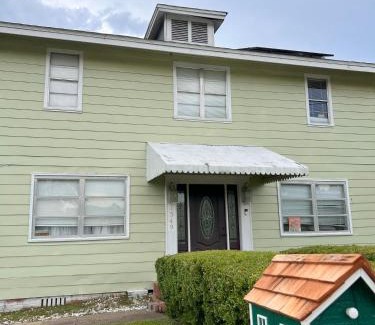 Tallahassee Maison | Private Guest Room 5 Min and less from FAMU, FSU, Downtown- TheDollHouse