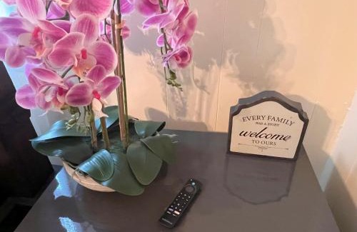 Tallahassee Maison | Private Guest Room 5 Min and less from FAMU, FSU, Downtown- TheDollHouse