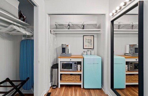 Denton Appartement | Private Guest-Suite in Architecturally-Renowned MCM Home