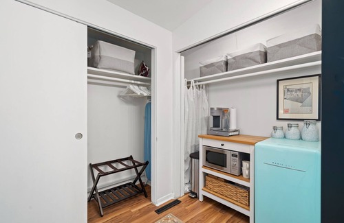 Denton Appartement | Private Guest-Suite in Architecturally-Renowned MCM Home