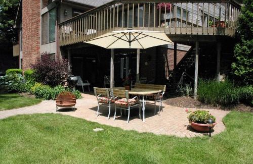 New Franklin Appartement | Private Guest Suite on the Portage Lakes
