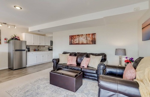 Centennial Maison | Rocky Mountain Suite avec une vue imprenable sur le patio.