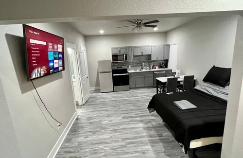 South Dallas - Fair Park Maison | Private Guesthouse near Downtown Dallas