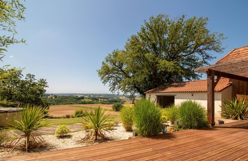 Pallanne Villa | NEW! 10 min Marciac-Domaine privé de 3 maisons- Piscine intérieure & 2 jacuzzis