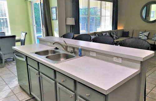 Windwood Bay Maison | Private Haven - 5 bedroom, 4.5 bath, Free Pool Heat, Free BBQ Grill