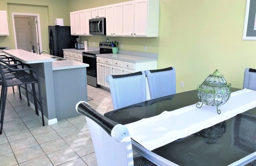 Windwood Bay Maison | Private Haven - 5 bedroom, 4.5 bath, Free Pool Heat, Free BBQ Grill