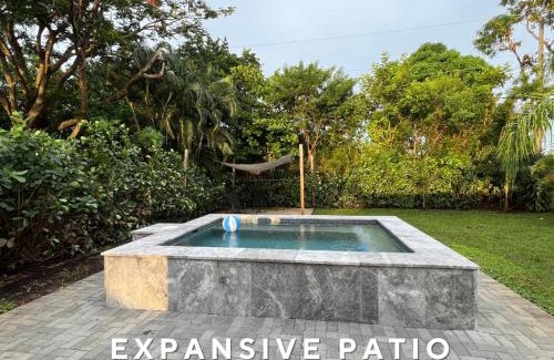 South Middle River Maison | Private Heated Plunge Pool Spa and Secluded Patio - Fort Lauderdale