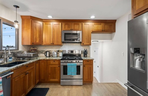 Arvada Maison | Private Heated Pool~Lakefront~Kitchenette~Sleeps 12~Peloton Bike!