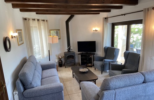 Calonge Villa | Villa privée tranquille: PISCINE CHAUFFEE, WIFI, CARPORT, GOLF, LOUNGE AIR CON.