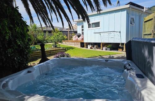 Waikawa Bay Maison | Private Hideaway with Beach & Marina Access