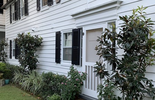 South of Broad Appartement | Privé historique 1,770 Carriage House situé au sud de Broad