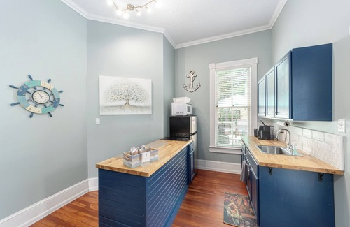 Historic District Appartement | Private historic district apt with pool-suite B