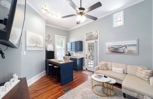 Historic District Appartement | Private historic district apt with pool-suite B