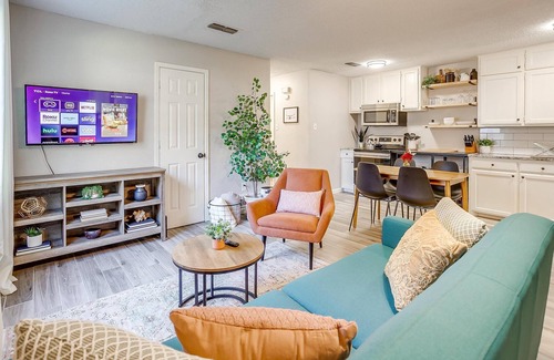 River Oaks Maison | Private Home 4-7 miles from The Stockyards/Dickies/Downtown/TCU/Smart TVs