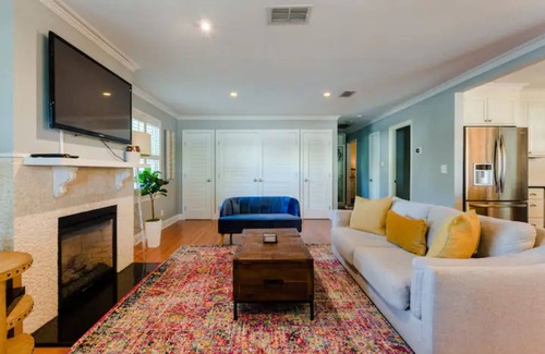 Tarrytown Maison | Private home 5 minutes from downtown with large outdoor space!