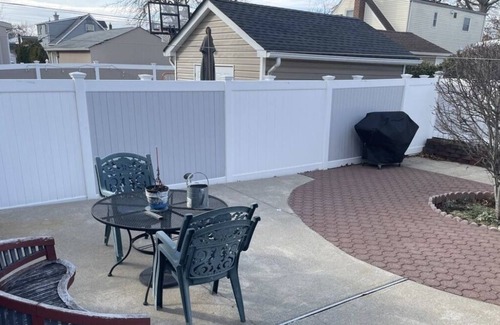 Elmont Maison | Private Home Away From Home