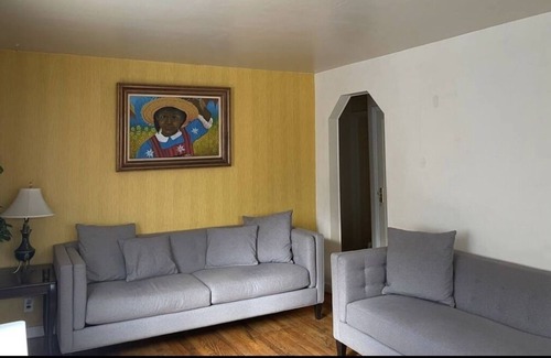 Elmont Maison | Private Home Away From Home
