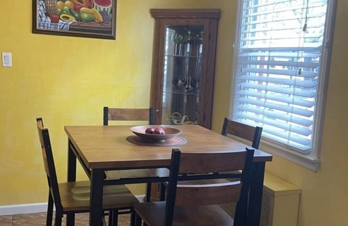 Elmont Maison | Private Home Away From Home