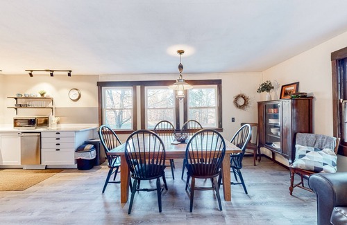Ira Maison | Private home near Killington and Okemo with woodland views