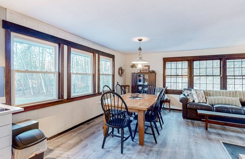 Ira Maison | Private home near Killington and Okemo with woodland views