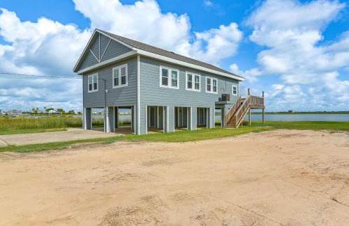 Hitchcock Maison | Private Home on Lagoon with Views in Hitchcock!