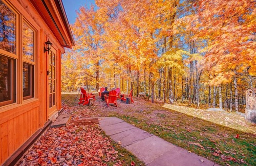 Fiddler Lake Resort Chalet De Ski | Luxurious Cabin with SPA/Sauna/Pool/Lake