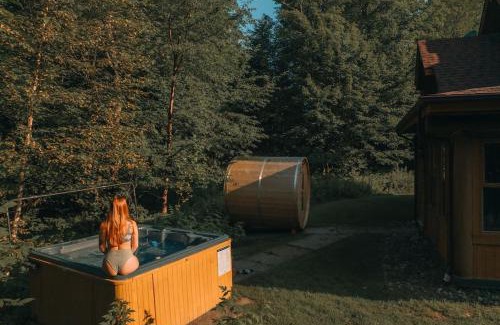 Fiddler Lake Resort Chalet De Ski | Private Hot Tub Sauna Indoor pool ski Monopoly