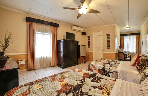 Heredia Hôtel | Private hotel room 10 minutes from the airport