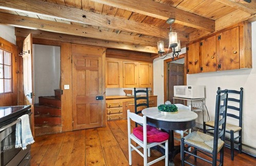 New Hope Cottage | Private House in Bucks County Holiday Getaway Near the Heart of New Hope