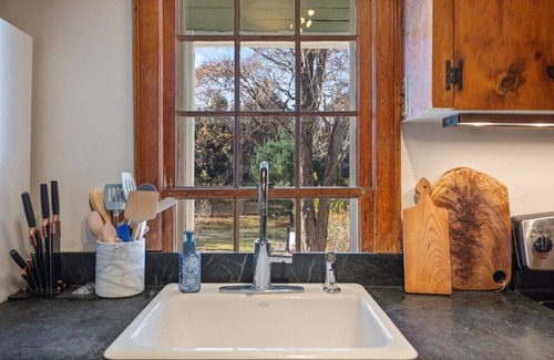 New Hope Cottage | Private House in Bucks County Holiday Getaway Near the Heart of New Hope