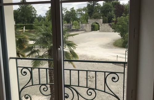 Vervant Maison | Maison dans un parc de chateau, piscine, jardins à la francaise
