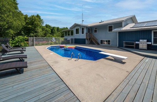 Picton Maison | Maison privée près de Sandbanks sur une superficie avec une sensation de villégiature - The Oasis