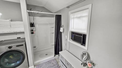 Caseyville Maison | Private House - Sleeps 8 - 13 Min to Downtown STL