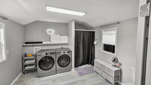 Caseyville Maison | Private House - Sleeps 8 - 13 Min to Downtown STL