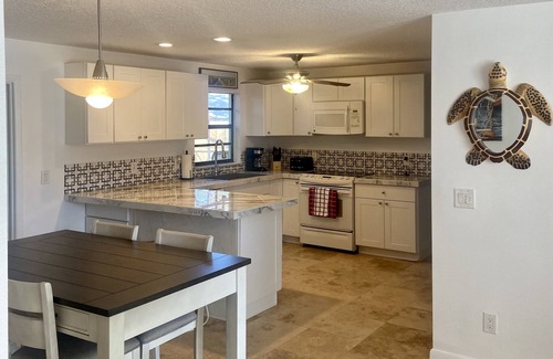 Port Orange Maison | Private House w/ HEATED Pool and 4 Passes to the Daytona Aquarium & Rainforest!
