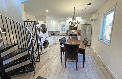Overlook Maison | Oasis urbain de Portland - suites de 3 chambres / salle de bain et cuisine moderne