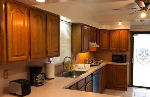 Hopelawn Appartement | Private house with 4 bedrooms and 2 bathrooms and direct NYC Manhattan train only 10 minute walk away