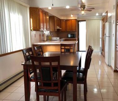 Hopelawn Appartement | Private house with 4 bedrooms and 2 bathrooms and direct NYC Manhattan train only 10 minute walk away