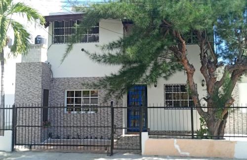 Santo Domingo Maison | Private House with Pool, AC, BBQ, Fast Wi-Fi, Pet & Family Friendly, Near Colonial Zone, Mirador Sur Park & Ocean, in Santo Domingo