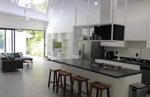 Uvita Maison | Private & huge modern home on wildlife rich creek.