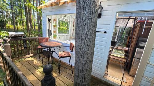 Brantingham Maison | Private Island, 5 Homes, 2 HotTub, Boat -Sleeps 17