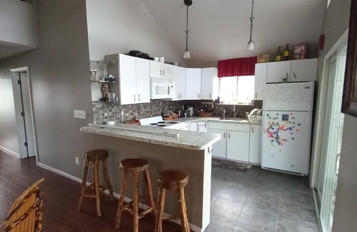 White Lake Cabine | Private Island Getaway. 360 Water views. PONTOON BOAT INCLUDED!!