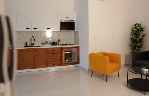 La Ceiba Maison | PRIVATE JACUZZI WITH TROPICAL PATIO 1C