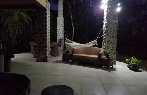 Ballena Maison | Jungle Retreat - 43 Acres - 2230sf Expérience Nature W / Comfort