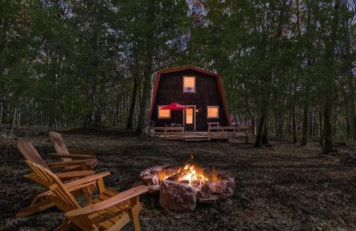 Alpine Lake Maison | Private Lake&Beach w Golf, Fire Pit, Deck & WiFi!