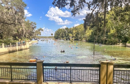 Fort McCoy Maison | Private lake community with boat ramp, beach and close proximity to Ocala hiking