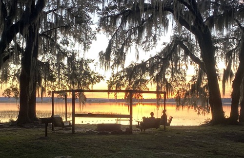 Fort McCoy Maison | Private lake community with boat ramp, beach and close proximity to Ocala hiking