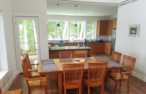 Trumansburg Maison | Private Lake House on Cayuga Lake in wine country near Taughannock Park