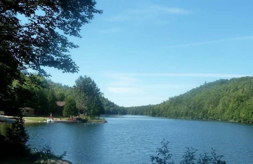 Ripon Maison | Lac privé - Grande maison (8 adultes) et 2 maisons avec lits superposés (6 enfants et 2 adultes)